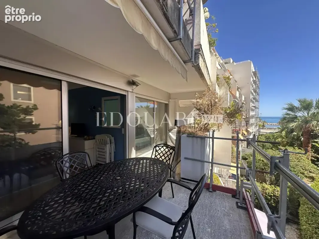 En exclusivité trois pièces en excellent état avec grande terrasse, vue mer et parking, face aux Sablettes - photo 19