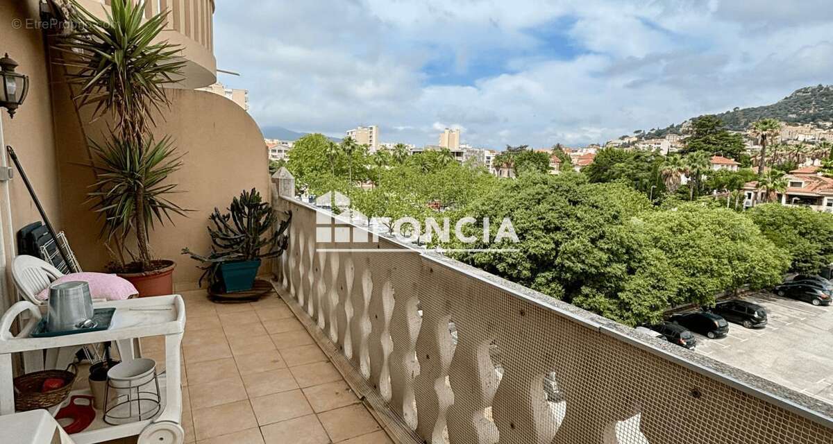 Appartement à HYERES