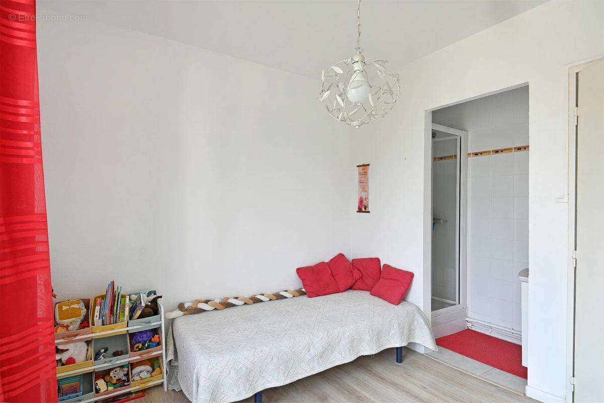 Appartement de 4 pièces de 87 m² à Nîmes - photo 8