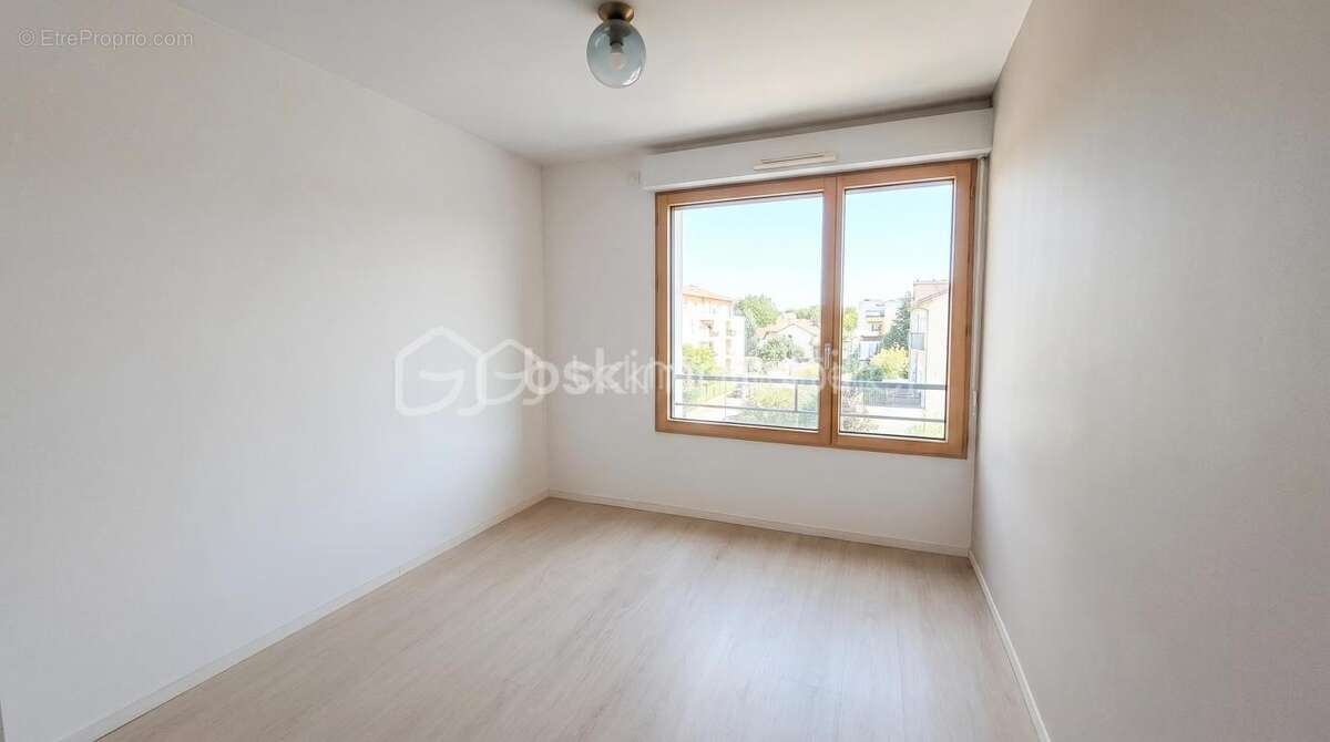 A 15 min de l'aéroport de Roissy Charles de Gaulle !!!! Bel appartement lumineux de 82 m² – Résidence récente aux normes PMR – Q - photo 6