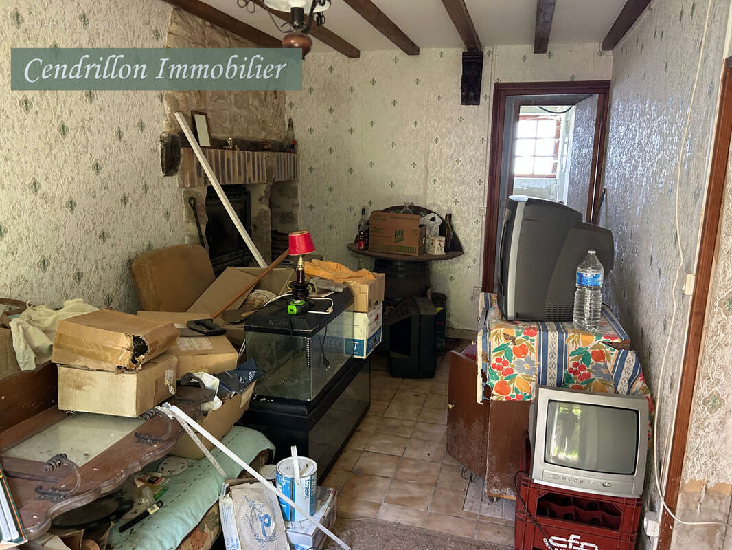 Maison en Pierre avec grange, 2 chambres sur 300m2 - photo 2