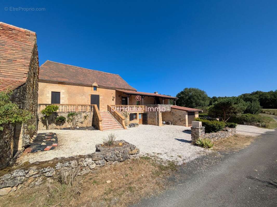 Maison à SAINT-POMPONT