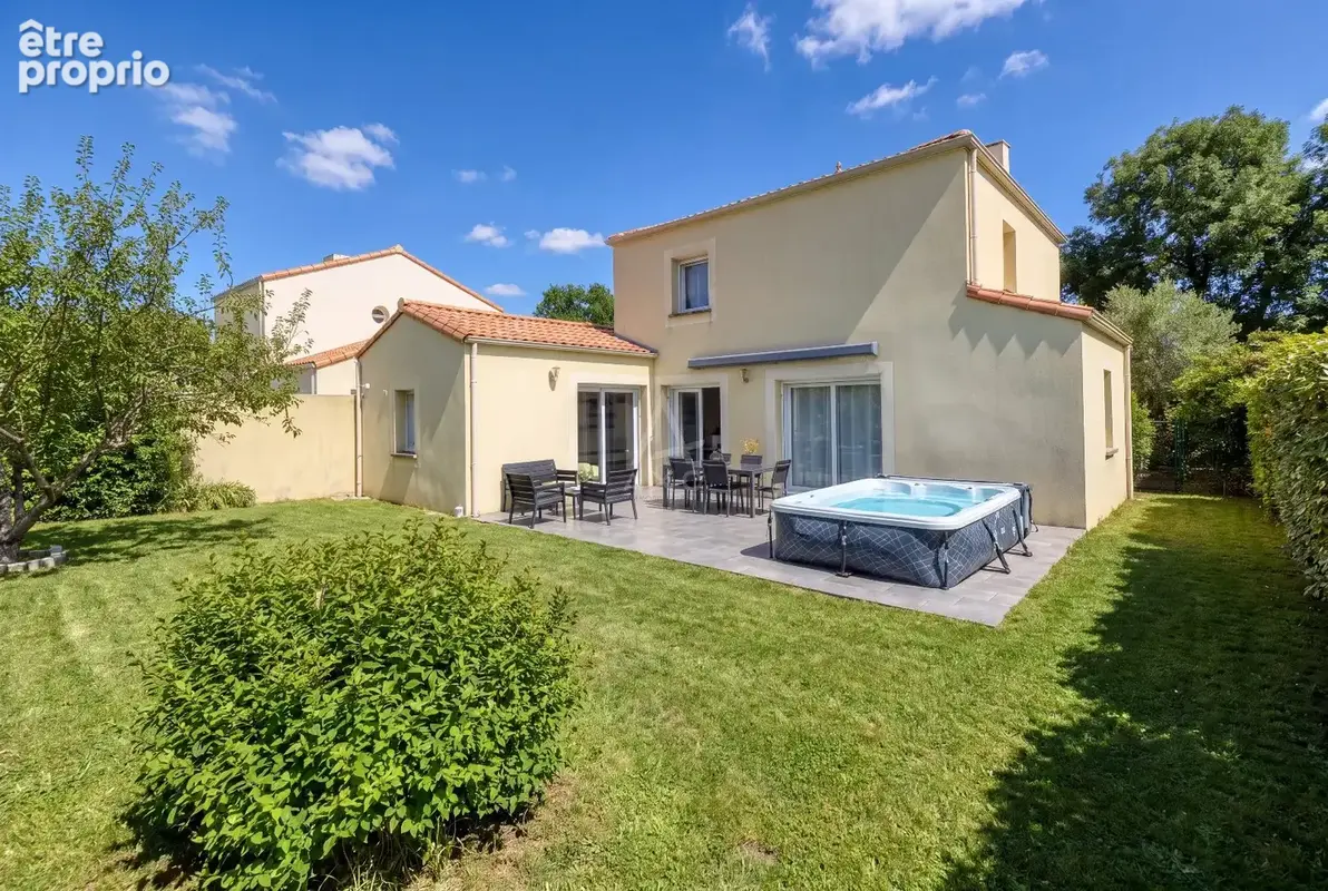 Maison à BOUGUENAIS
