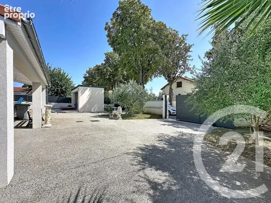 Maison 360 m² à Feyzin  - photo 5