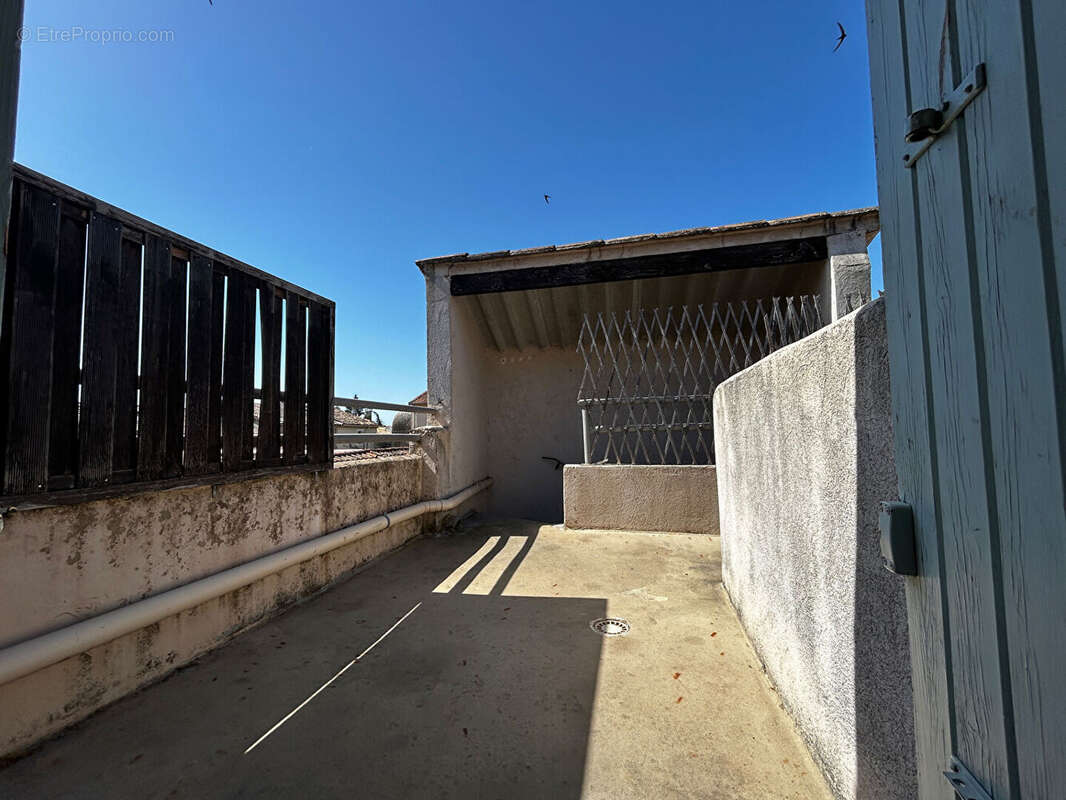 Immeuble de rapport Pertuis 6 pièce(s) 130 m2 - photo 8