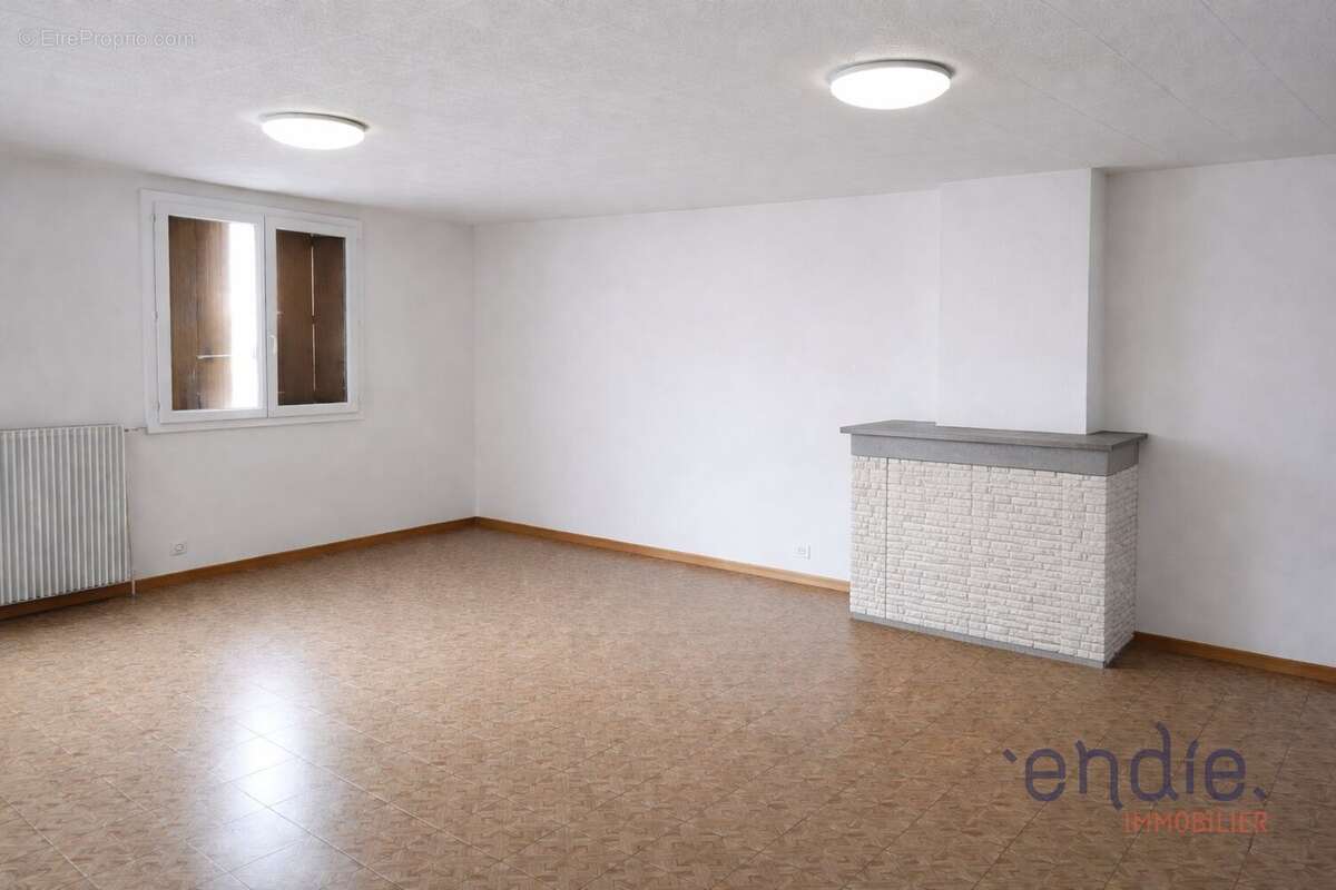 Appartement à SALINS-LES-BAINS