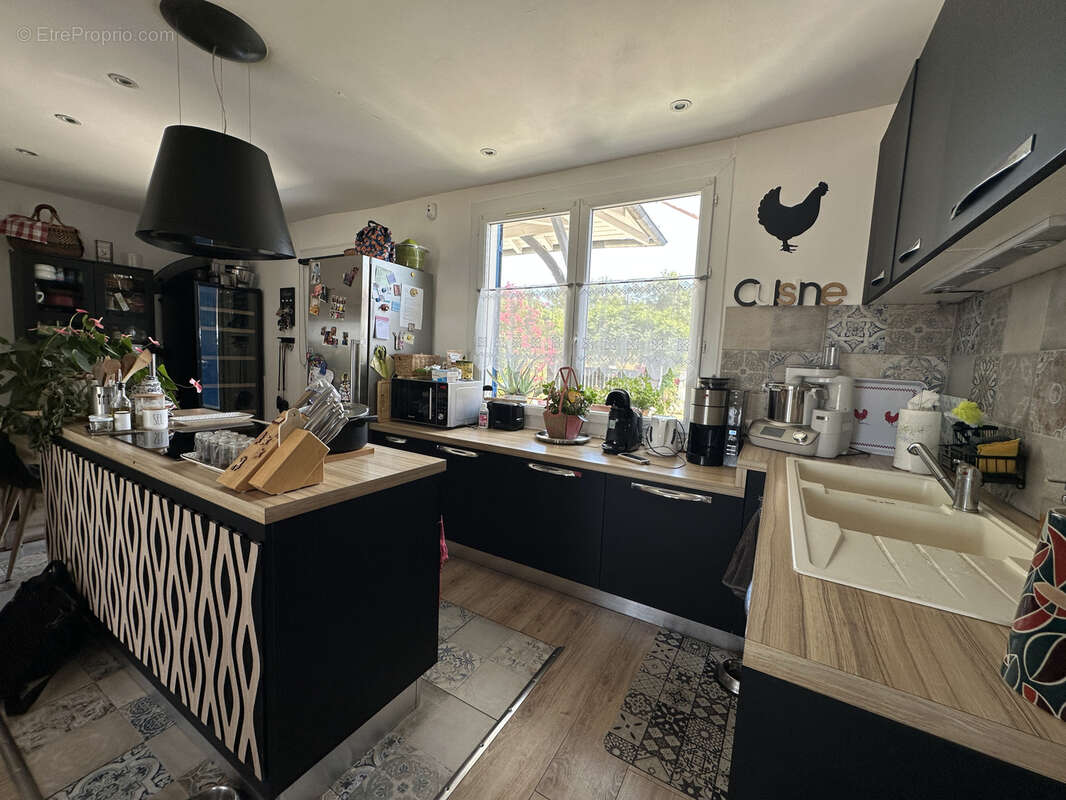 Ensemble immobilier rénové comprenant une maison principale et un gîte avec piscine - photo 8