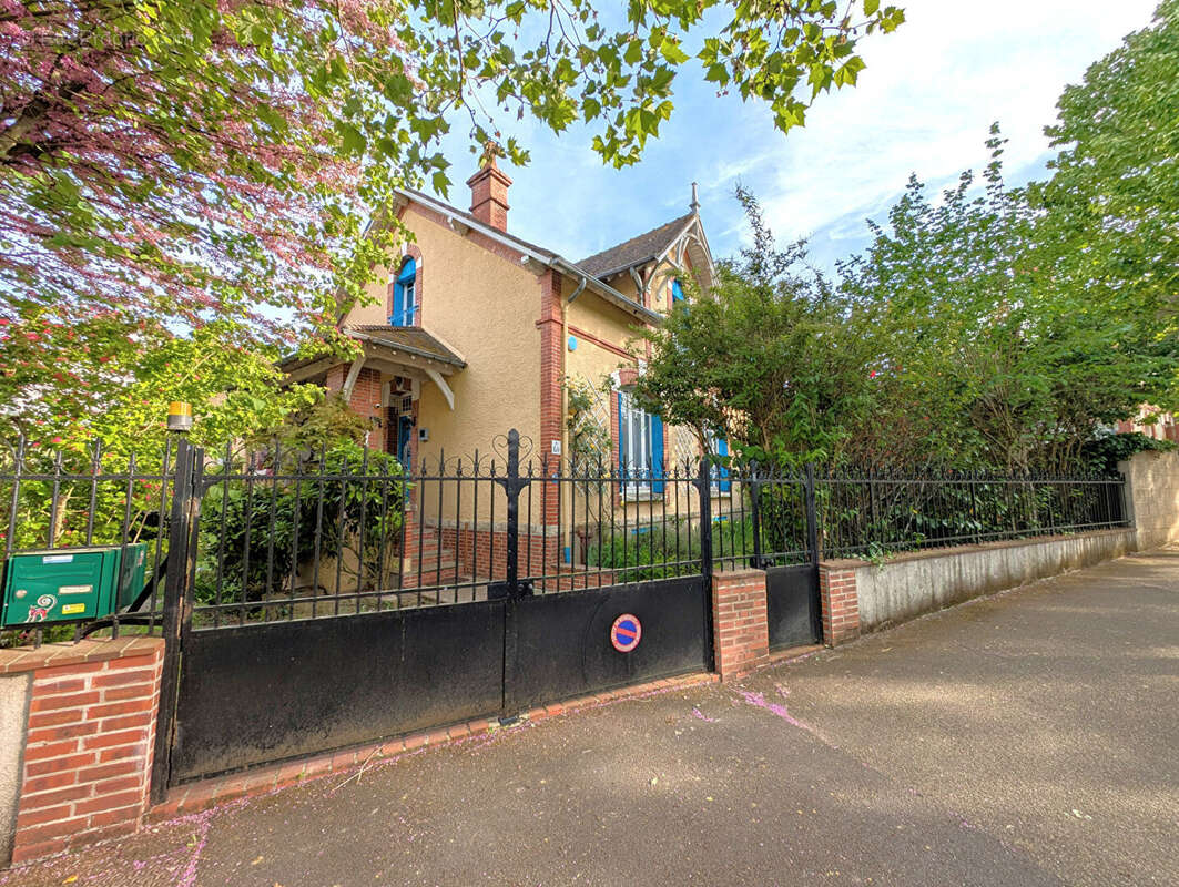 Maison à AUXERRE