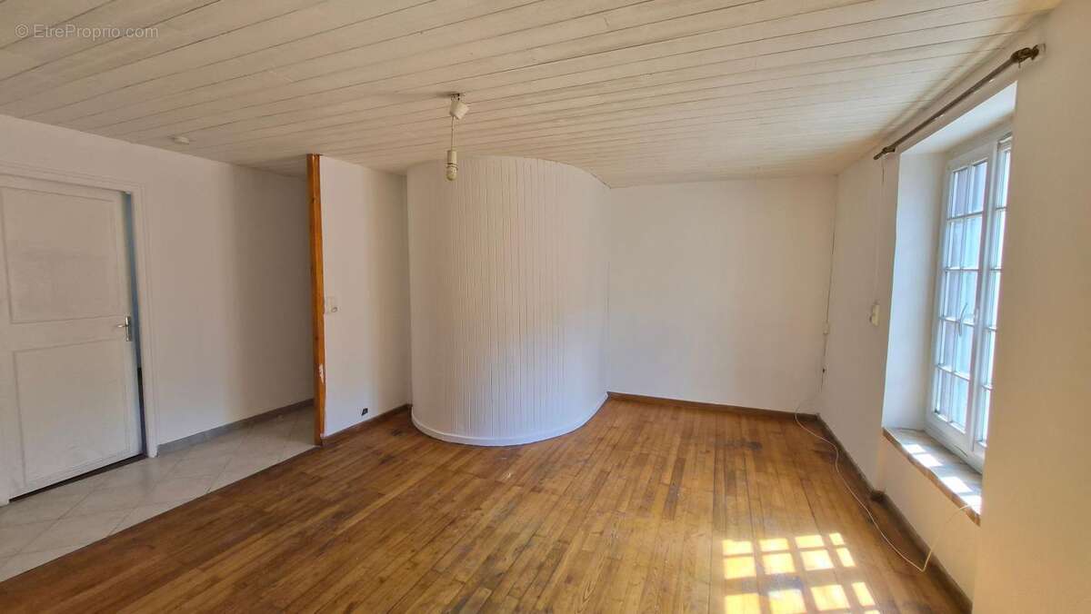ARPAJON, centre, petite copro, T2 36.82 m² en bon état - photo 3
