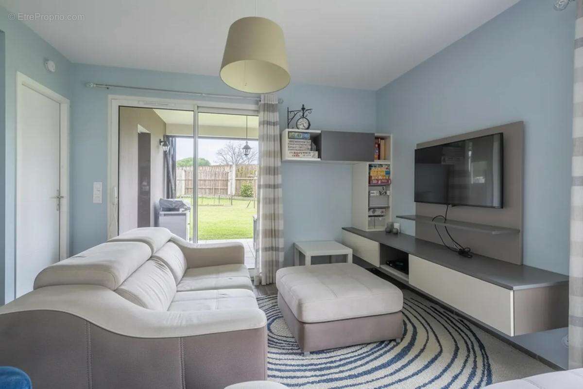 Maison à AMBARES-ET-LAGRAVE