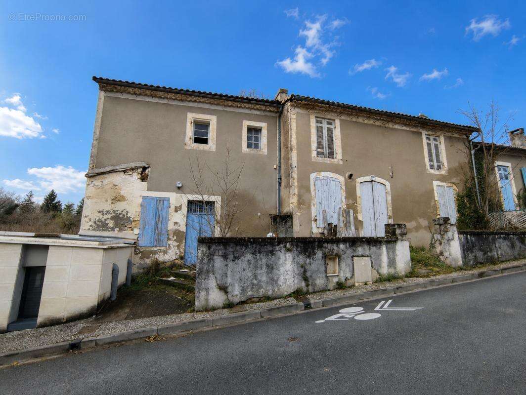 SALLEBOEUF 2 maisons en pierre à rénover sur 800m²  210 000 € - photo 2