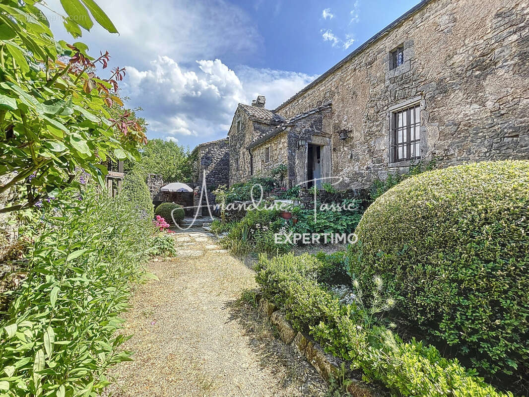 À vendre   Ancien prieuré du XIVe siècle entièrement rénové   Larzac, charme et autonomie - photo 33