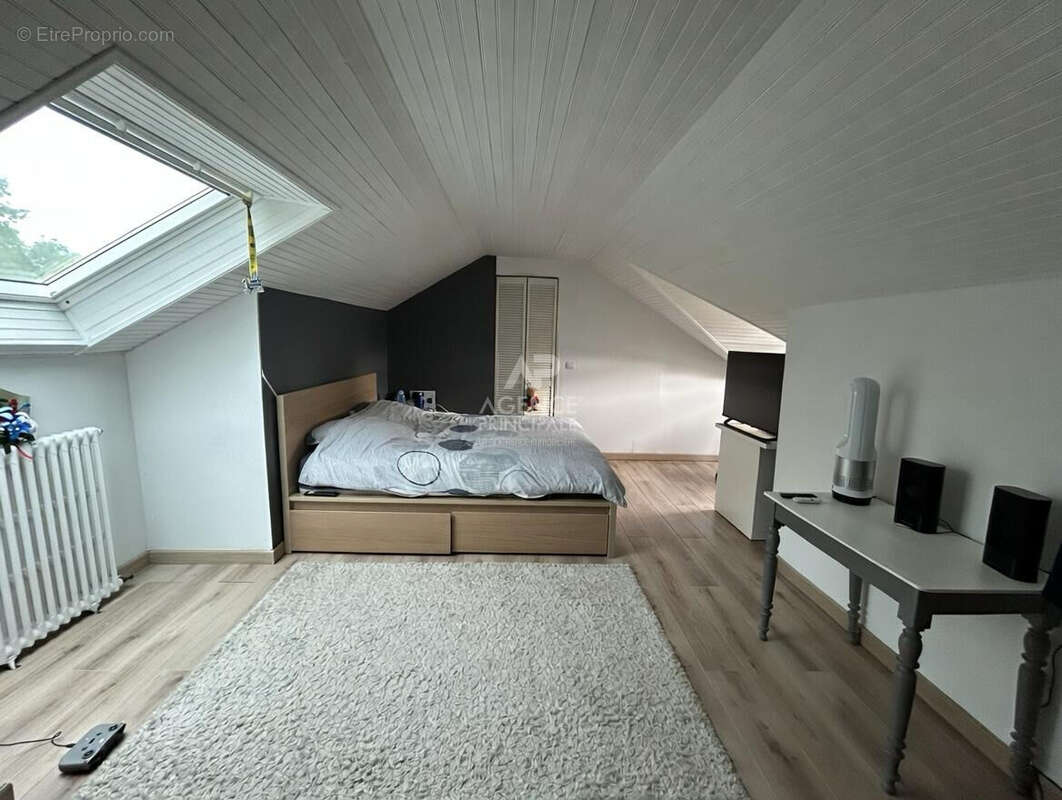 Maison à VERNEUIL-SUR-SEINE