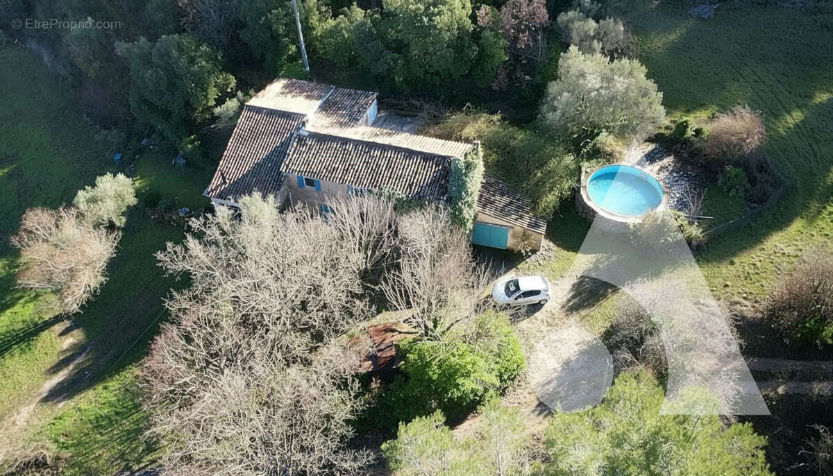 Maison à ENTRECASTEAUX