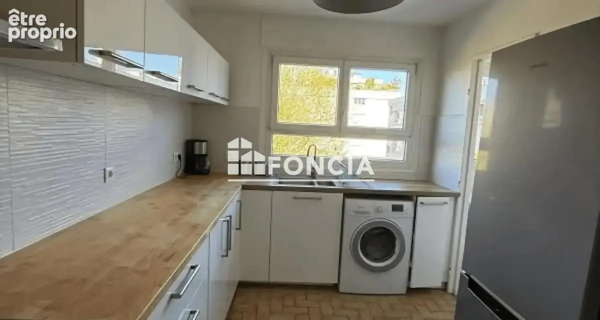 T4 74m² avec balcon, parking et cave – Proche RER A - photo 2