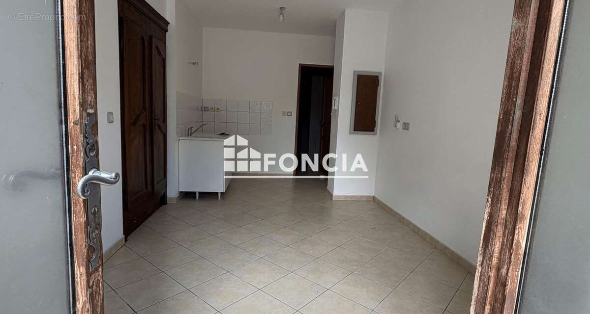 Appartement à ROQUEMAURE