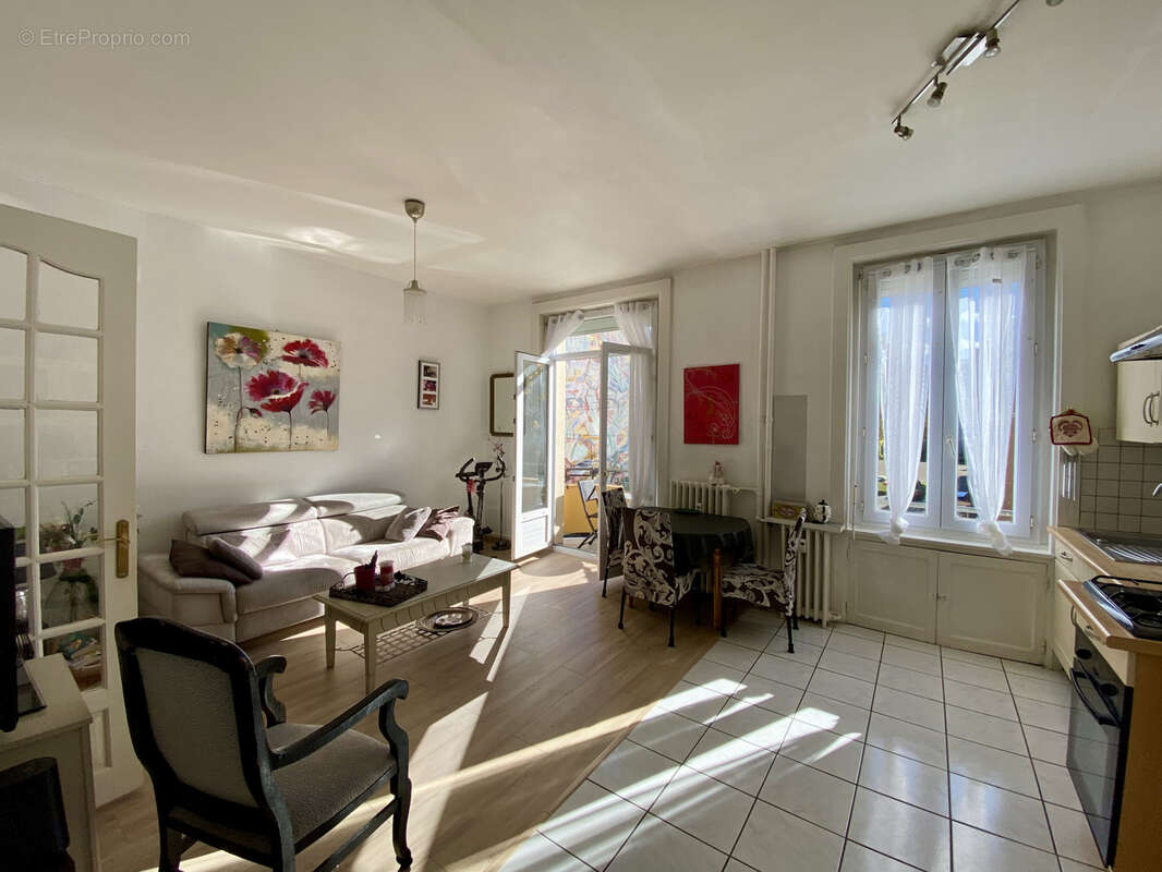 Appartement à SAINT-ETIENNE
