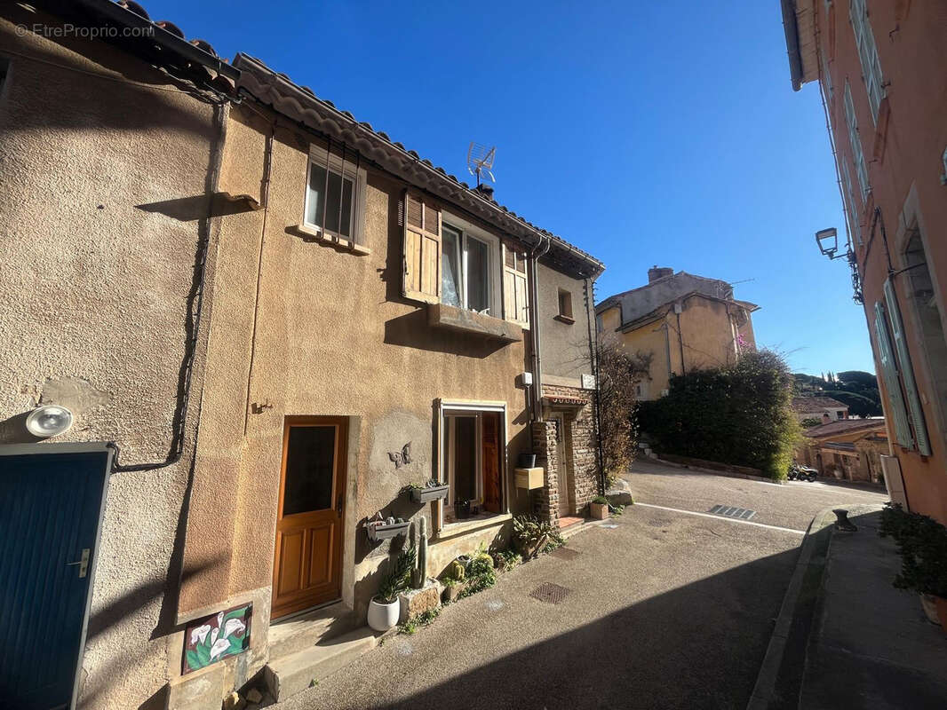 Maison à BORMES-LES-MIMOSAS