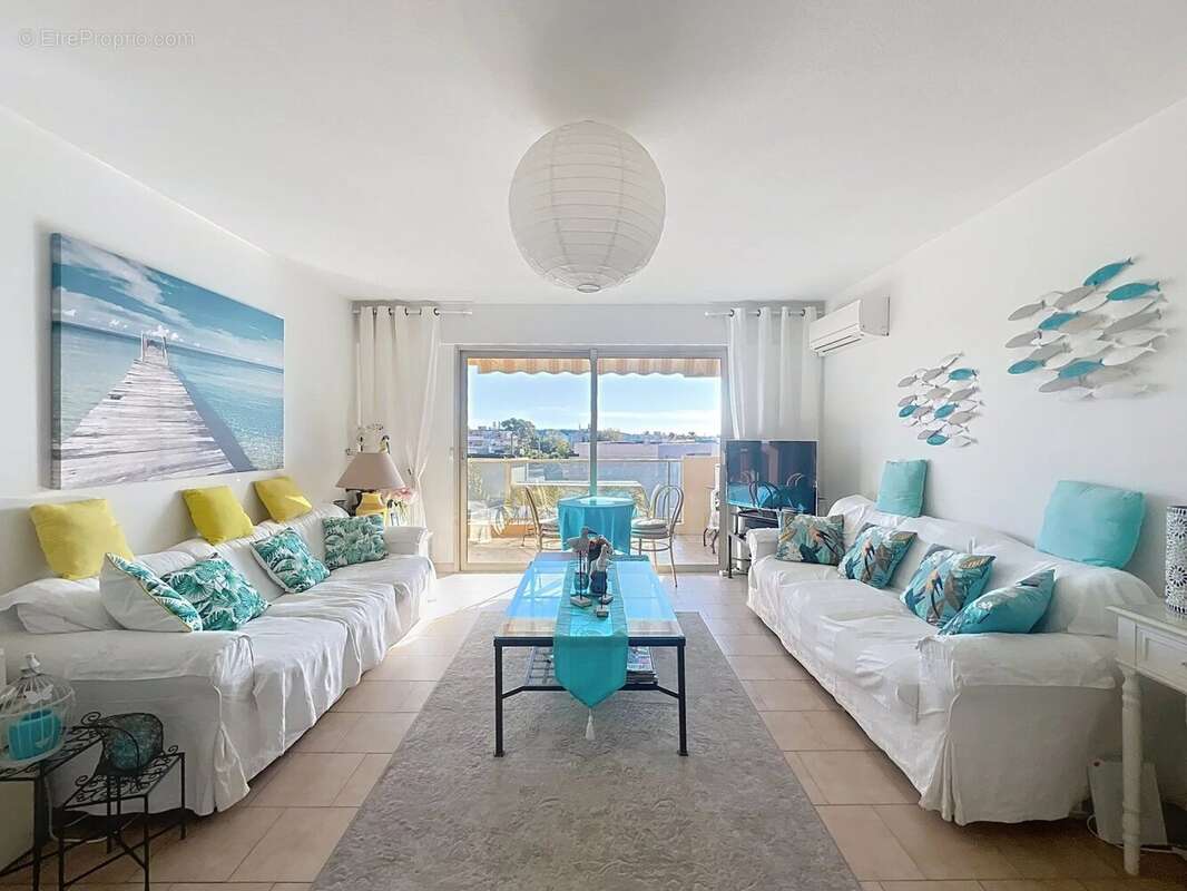 Appartement à VALLAURIS