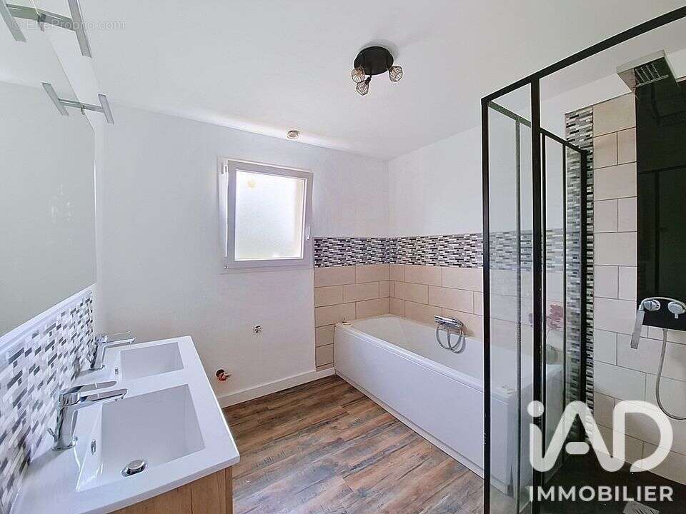 Maison 159 m² à Fichous-Riumayou  - photo 8