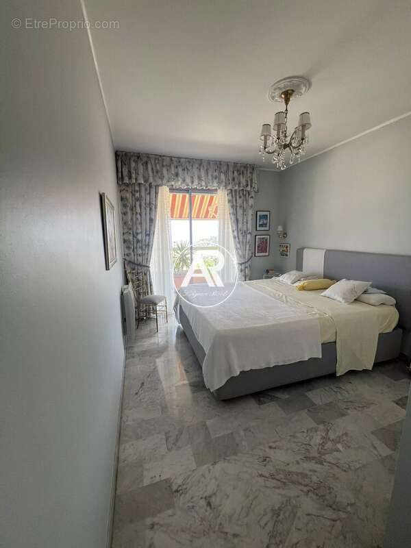 Appartement à ROQUEBRUNE-CAP-MARTIN