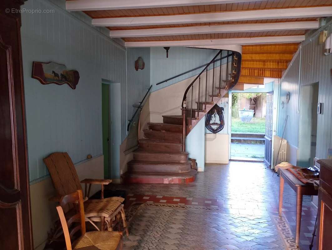 Maison à BAIGNES-SAINTE-RADEGONDE