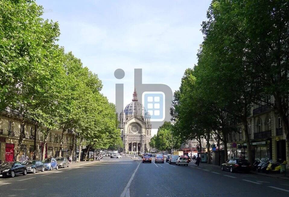 Commerce à PARIS-8E