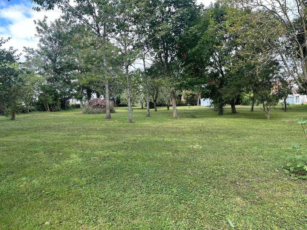 Maison à MONTGIVRAY