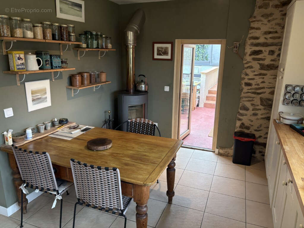 Proche Pompadour, en voie sans issue, dans petit hameau - photo 8