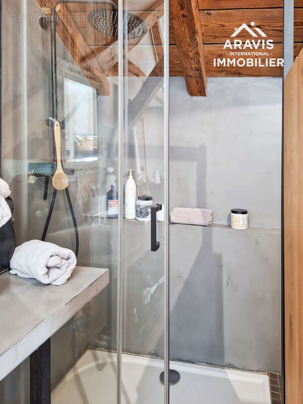 Maison à ARACHES-LA-FRASSE