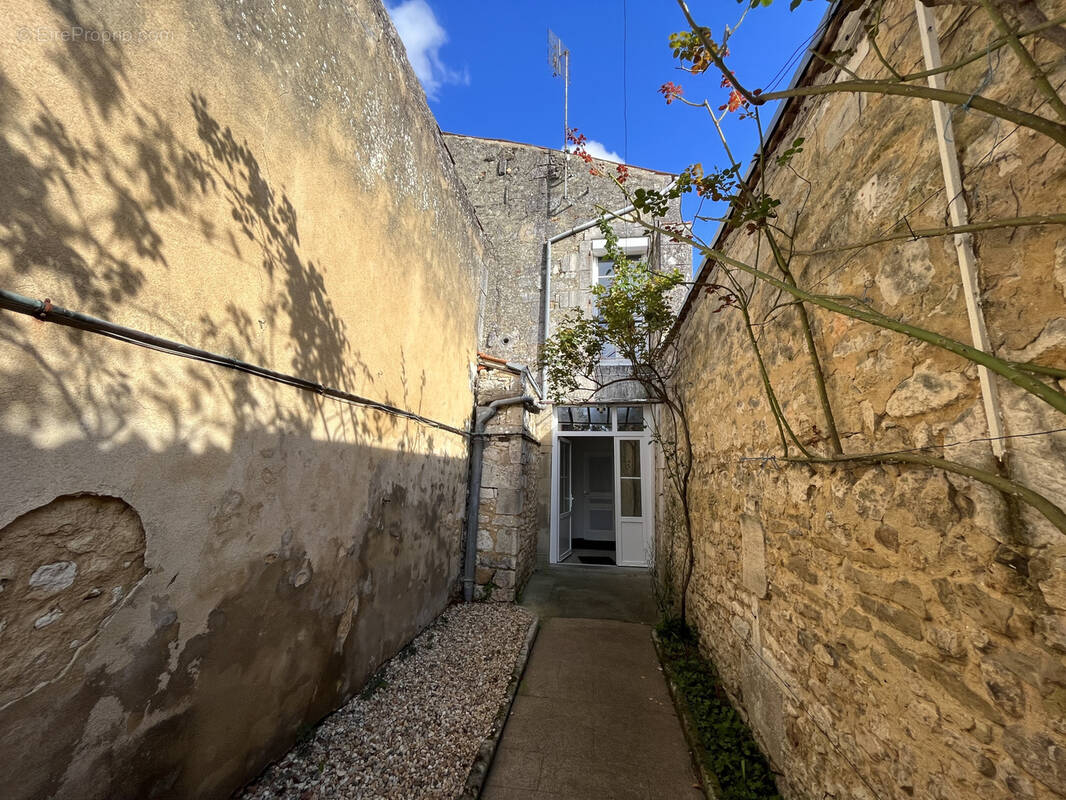 Appartement à TONNAY-CHARENTE