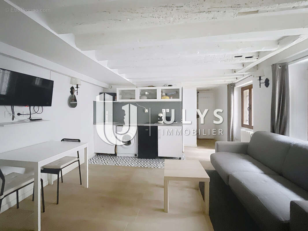 Appartement à PARIS-10E