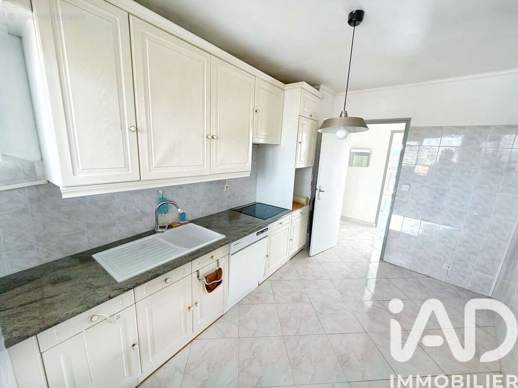 Appartement 70 m² à La Seyne-Sur-Mer  - photo 8
