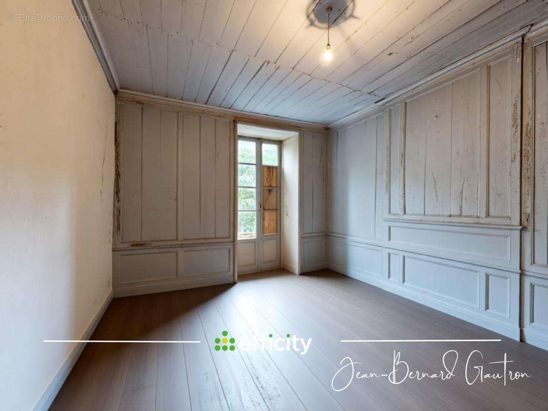 Maison à SAINT-HERNIN