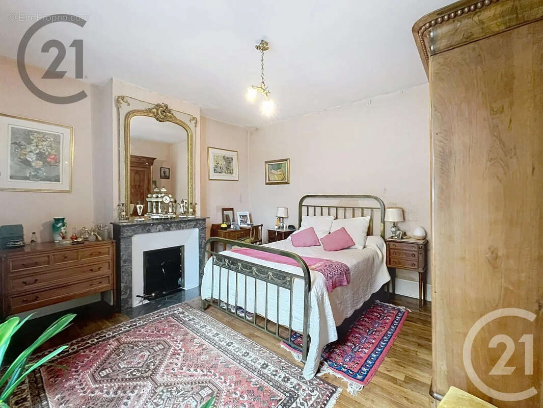 Maison 119 m² à Coulanges-La-Vineuse  - photo 16