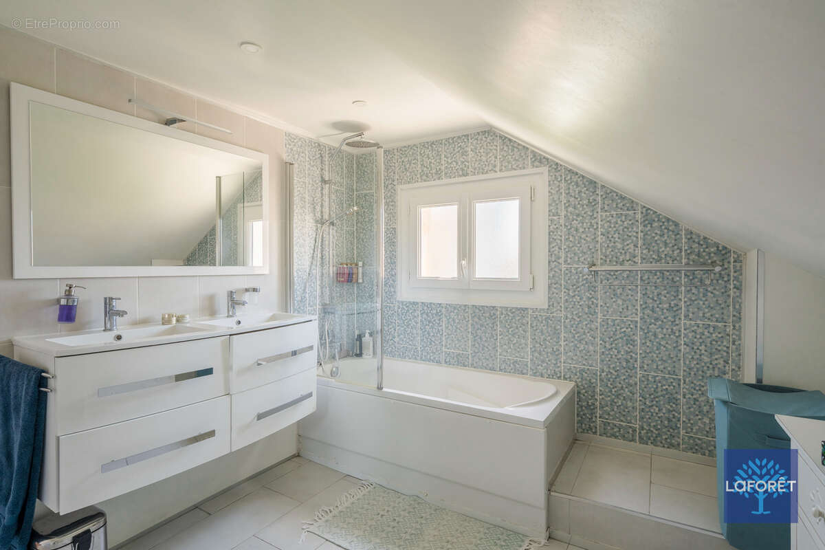 Maison à LES PAVILLONS-SOUS-BOIS