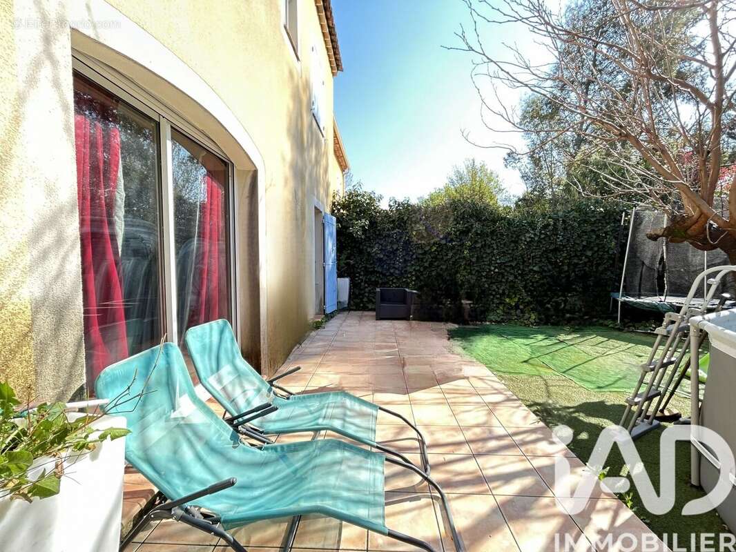 Photo 3 - Maison à ENTRAIGUES-SUR-LA-SORGUE
