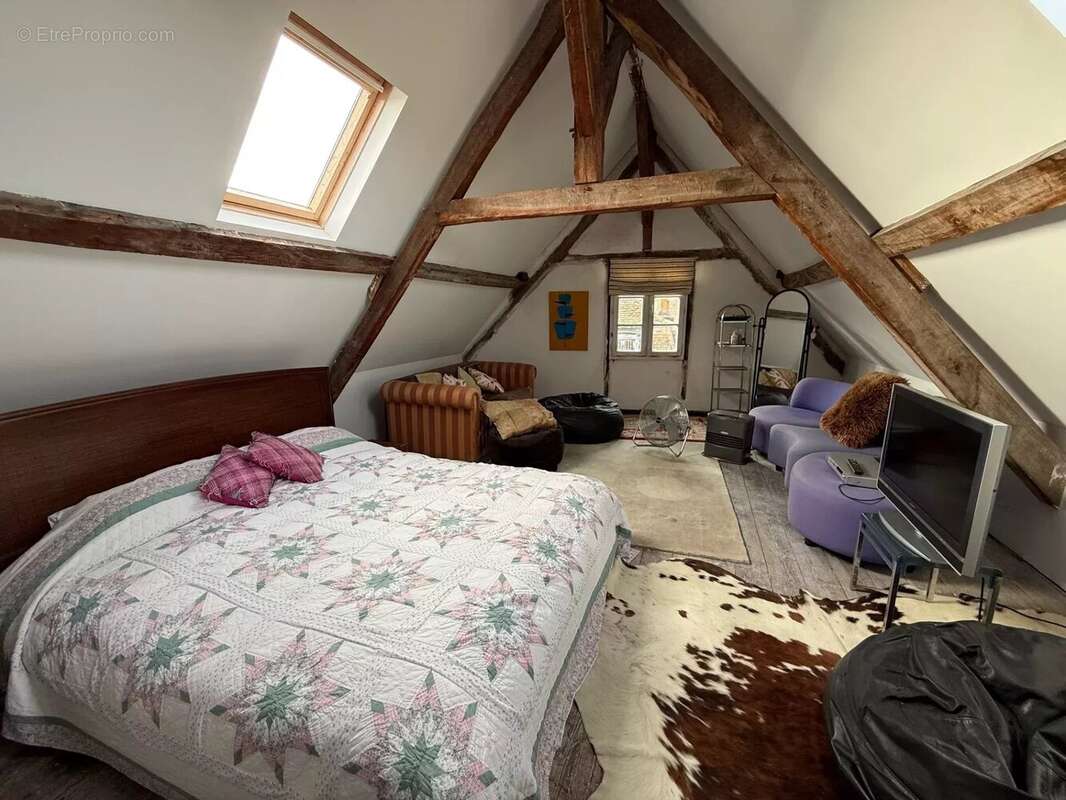 SALIES DE BEARN - Maison de ville à quelques pas du centre ville. - photo 10