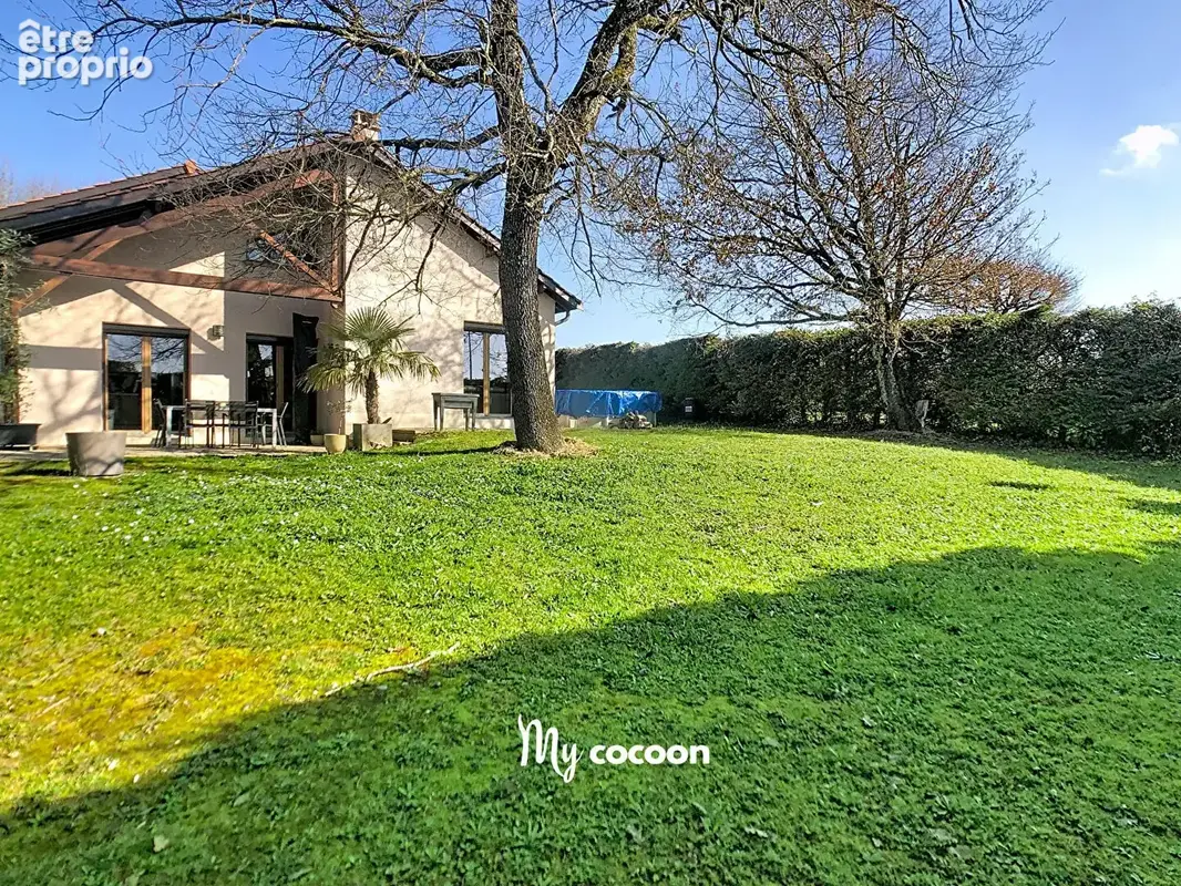 Maison - T6 - 177 m² - photo 3