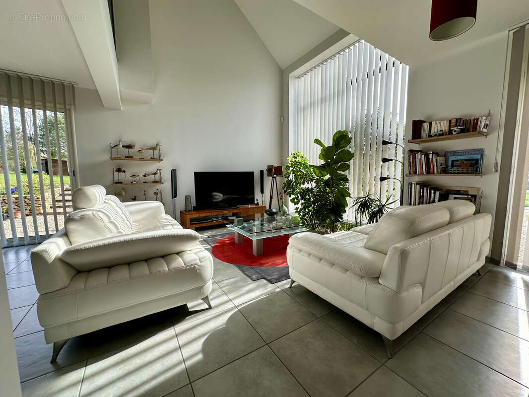 Maison à SAINT-SAUVEUR-SUR-ECOLE