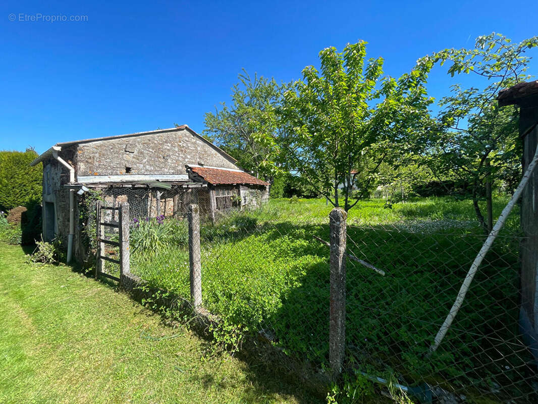 Maison à LA CROIX-SUR-GARTEMPE