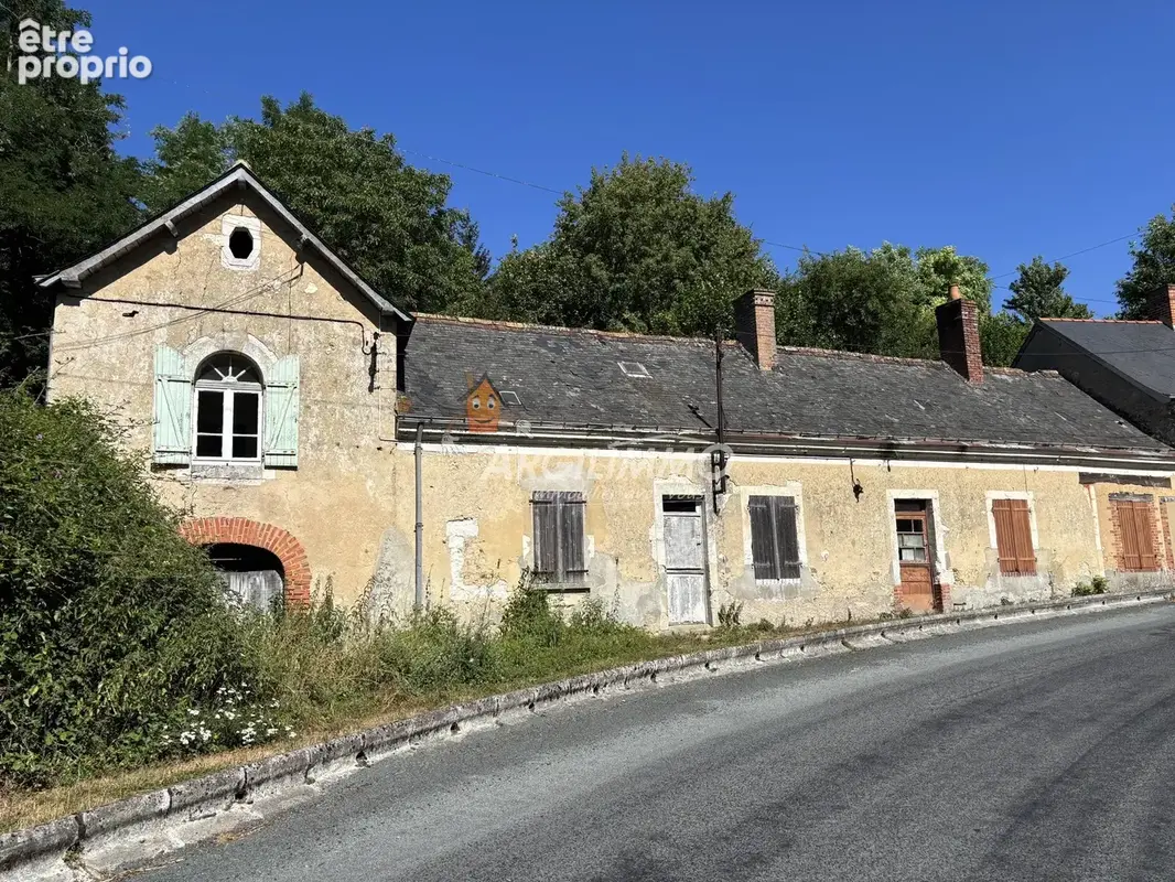 Ensemble immobilier à rénover   Trois maisons et terrains - photo 1