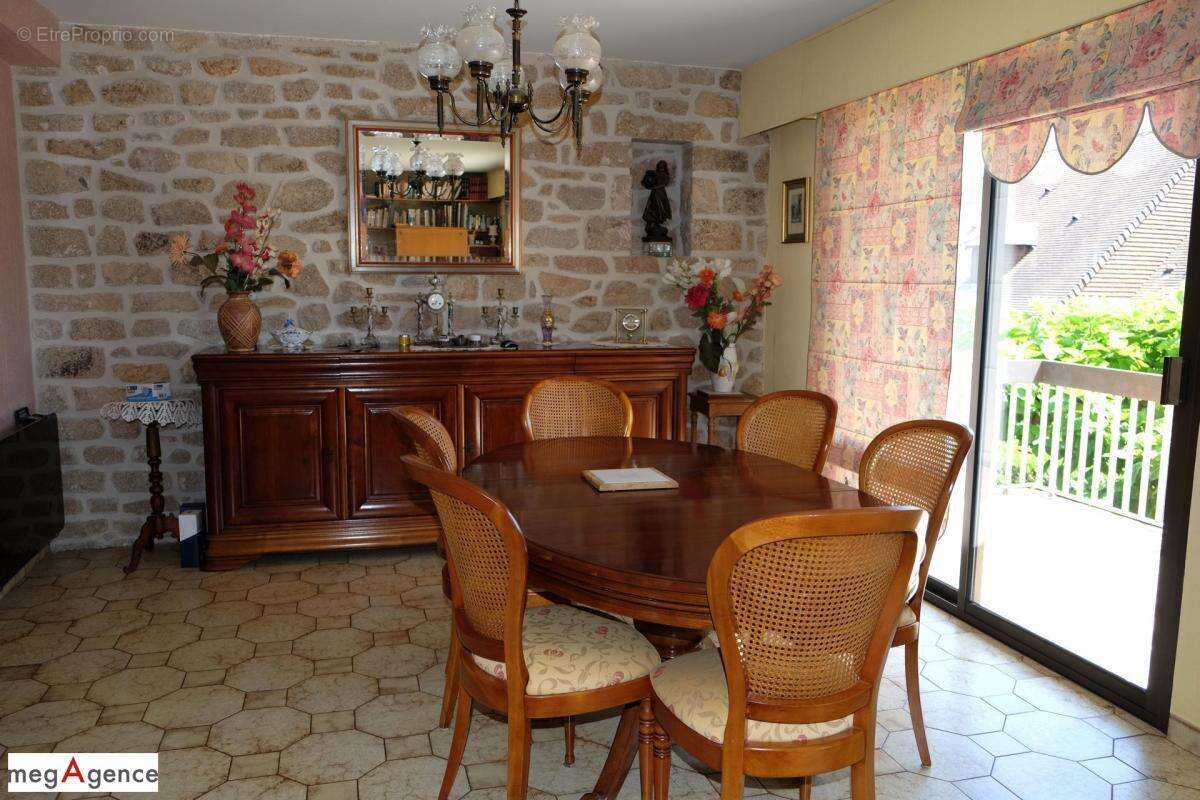 Maison familiale 175 m² – Piscine, jardin paysager et logement indépendant - photo 13