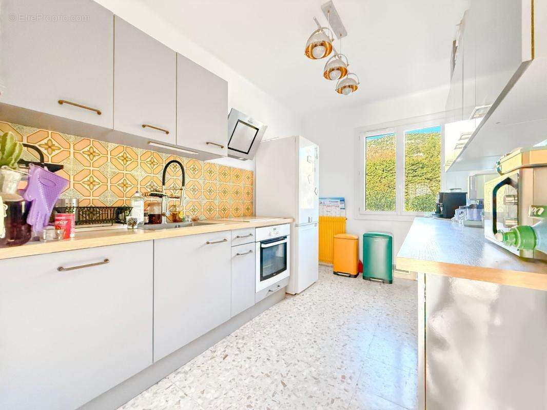 Maison à TOURRETTES-SUR-LOUP