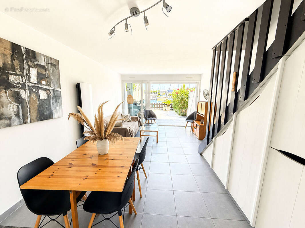Port-Camargue proche plage Marina en duplex avec terrasse - photo 2
