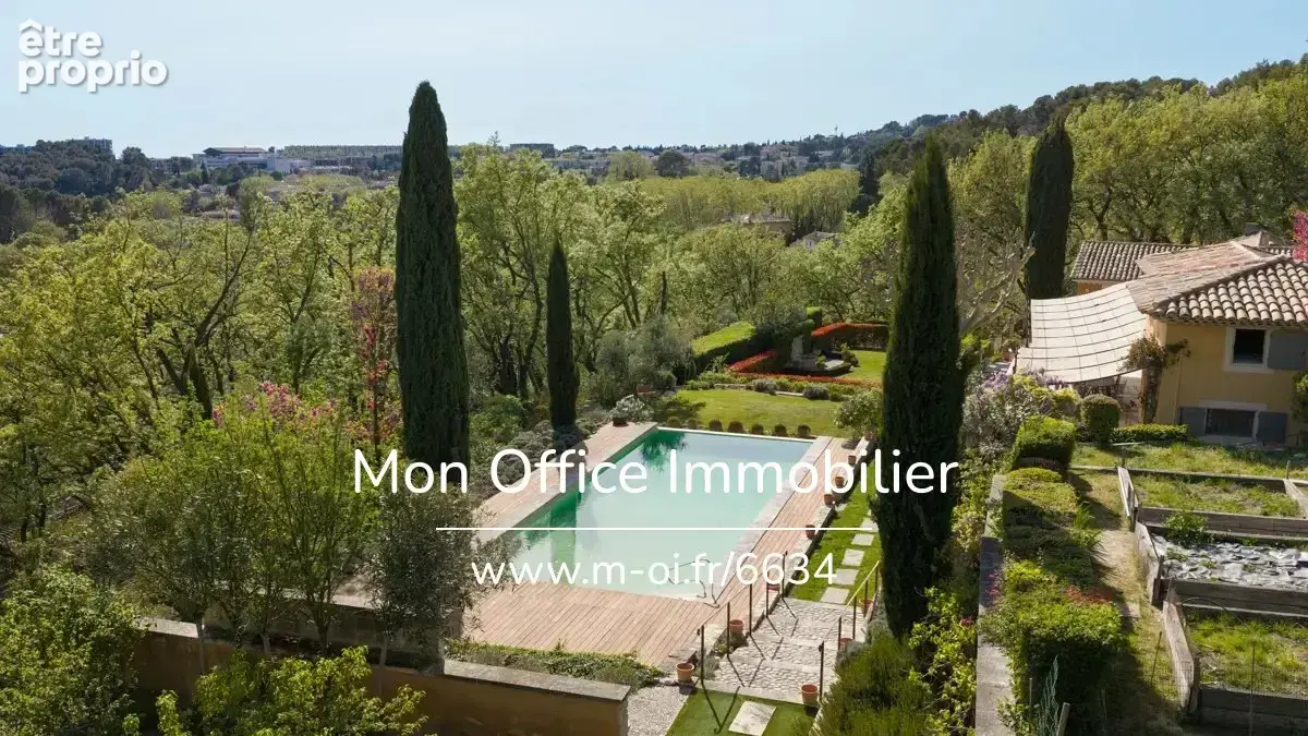 Référence : 6634-NGU. - Propriété 8 pièces - 325m2 - Piscine chauffée et vue dégagée à deux pas du centre ville historique - photo 4