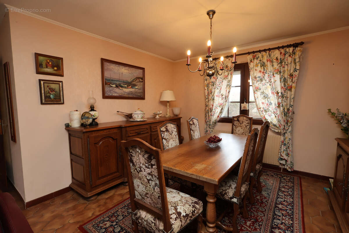 Maison à LOUVIGNY