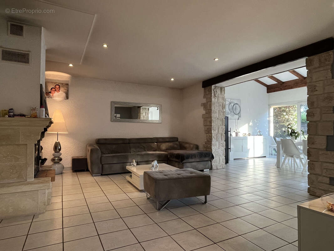 Maison à MONTELIMAR