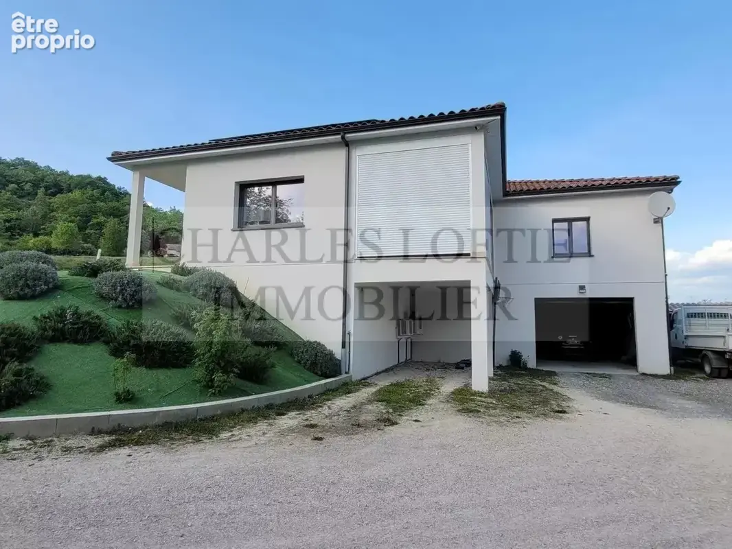 Superbe et spacieuse maison contemporaine située à proximité de Montcuq, dans la région du Quercy blanc, sur un terrain de 3 276 - photo 17