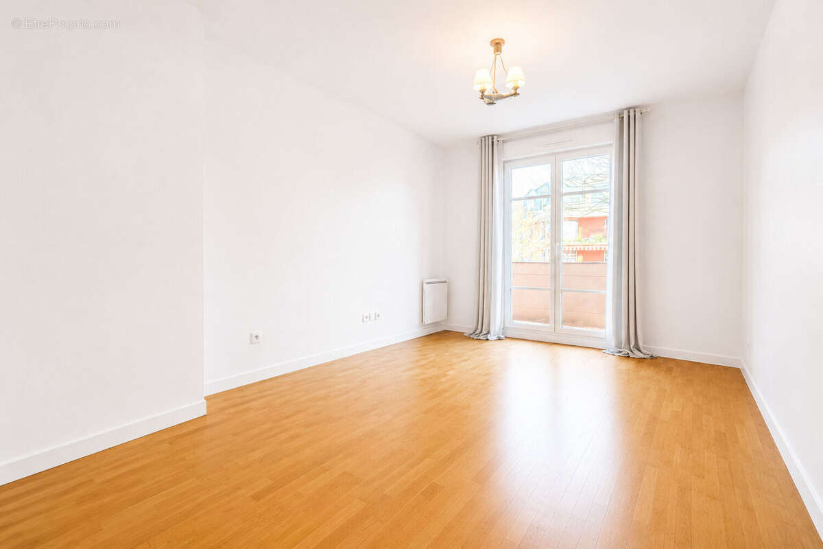 Appartement à EMERAINVILLE